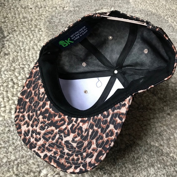 Cheetah SnapBack - Picture 4 of 5